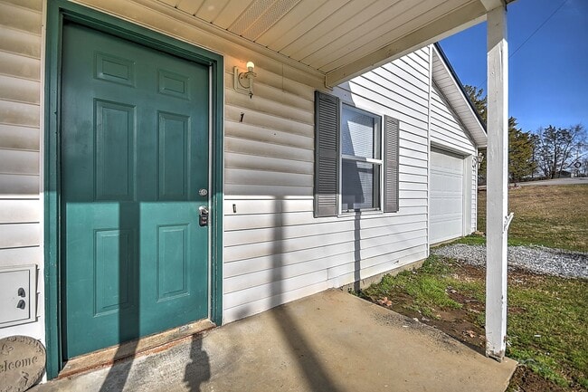 Building Photo - 360 Britton Ave