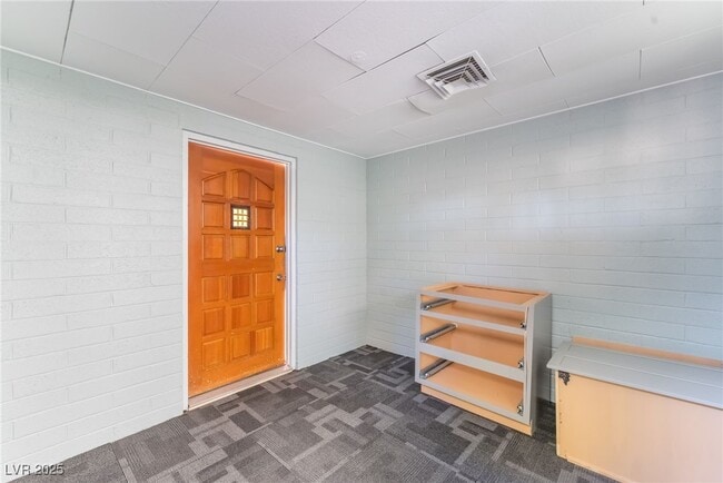 Building Photo - 2112 S Van Patten Pl