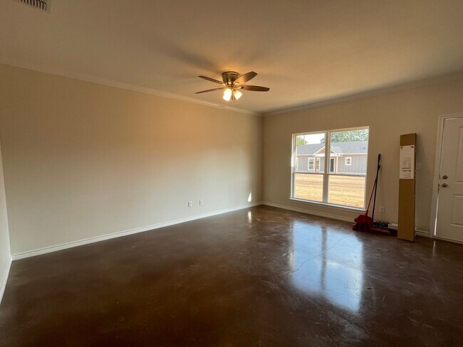 Building Photo - Hallsville