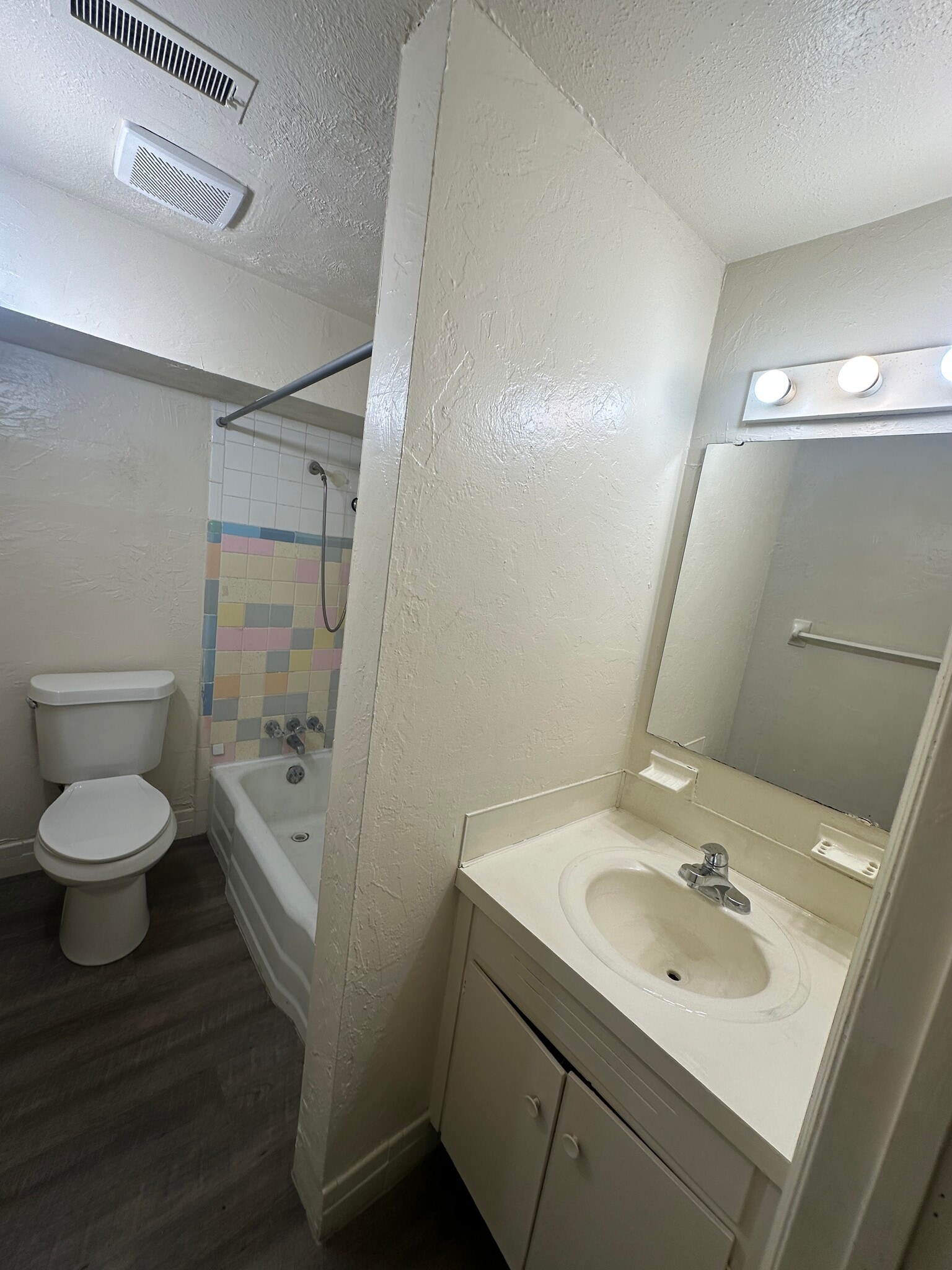 Building Photo - 4537 Saunders Dr