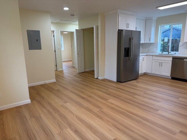 Building Photo - 3975 Altamont Ave