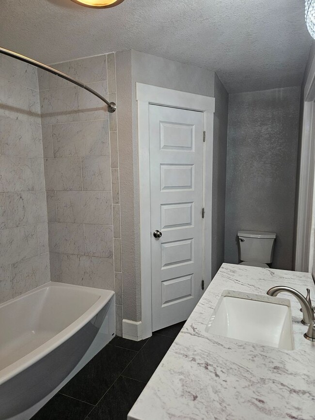 Building Photo - 2710 Hwy 348