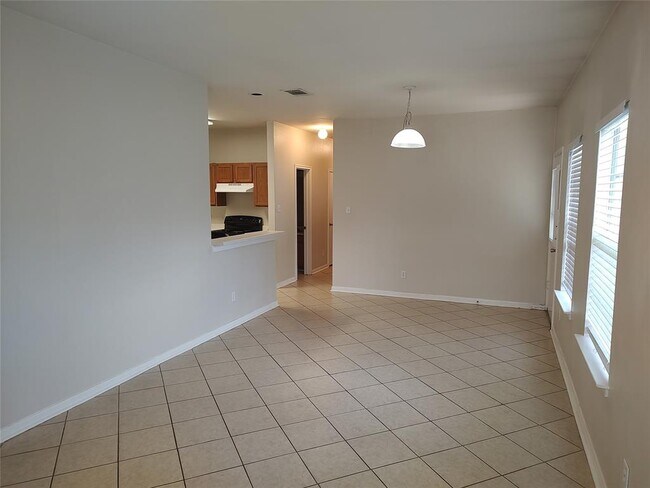 Building Photo - 2206 S Bagdad Rd