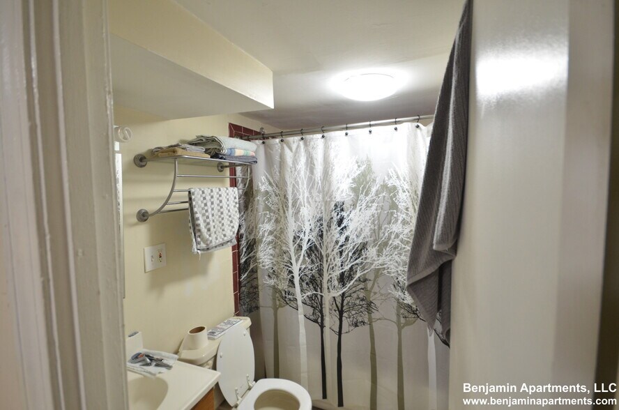 Building Photo - 890 Huntington Ave