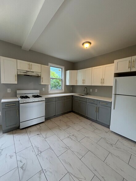 Unit 2 - 905 S 16th St