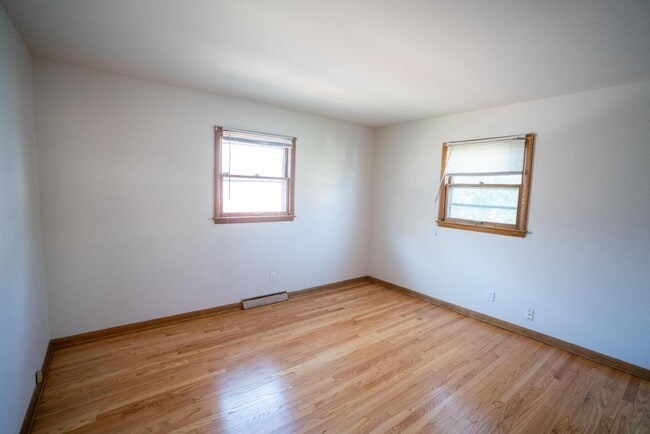 Building Photo - 5650 N 97th St
