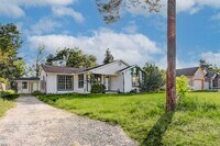 Building Photo - 2311 Wavell St