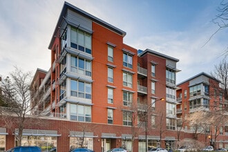 Building Photo - 2025 S Indiana Ave