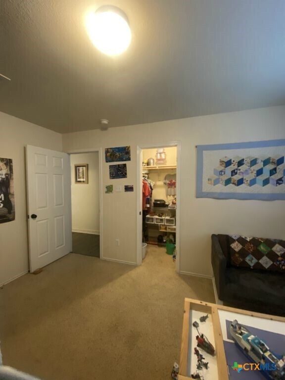 Building Photo - 7105 Golden Oak Ln