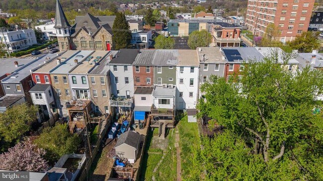Building Photo - 3819 Roland Ave