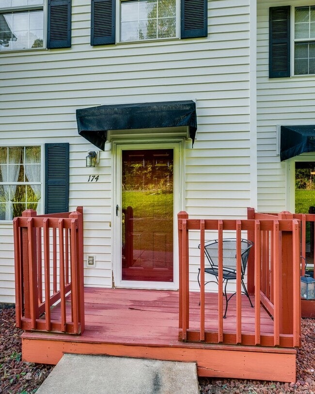 Building Photo - 3 bdrm/2 Bath Condo  Bristol, TN