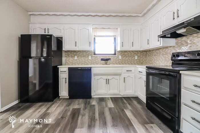 Building Photo - 500 Hargis Ln