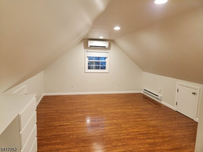 Building Photo - 52 Vetrone Dr