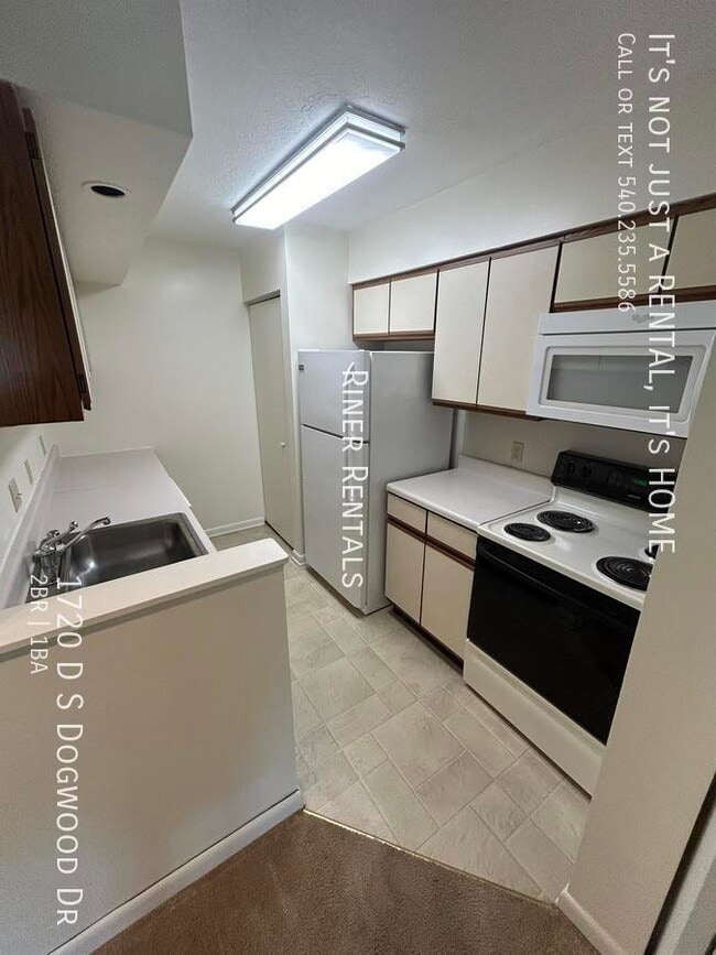 Building Photo - 1720 S Dogwood Dr