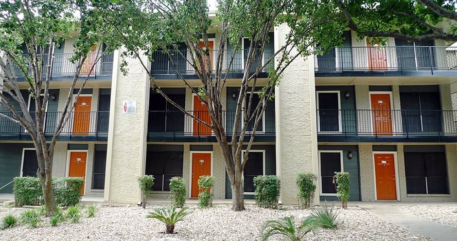 Building Photo - 6805 Wood Hollow Dr