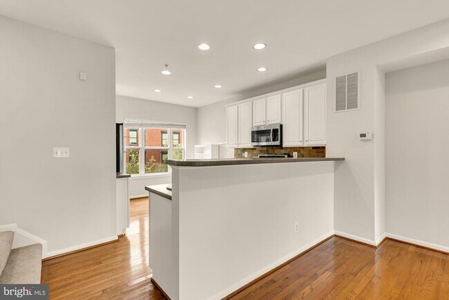 Building Photo - 1227 V St NW