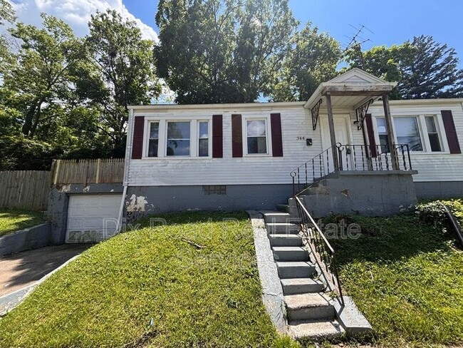 Primary Photo - 344 W Parkwood Dr