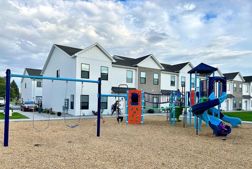 Building Photo - 2913 Sunburst Dr
