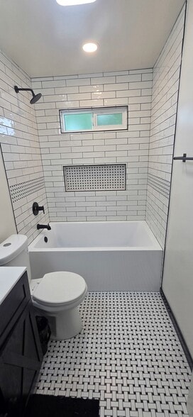 Building Photo - 754 Marjorie Dr