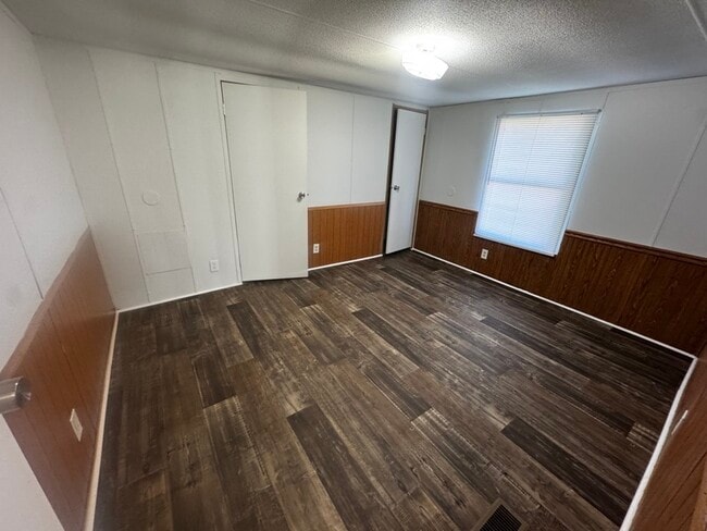 Building Photo - 2214 Cattail Cir