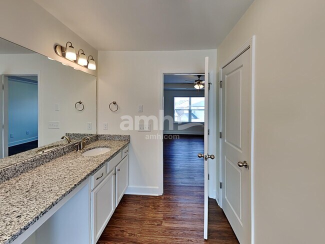 Building Photo - 5290 Lake Maxwell Dr