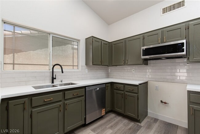 Building Photo - 327 Perry Ellis Dr