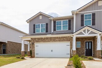 Building Photo - "Charming Newly built 3-Bed Townhouse Retreat with Granite Elegance in Prime Huntsville Location!"