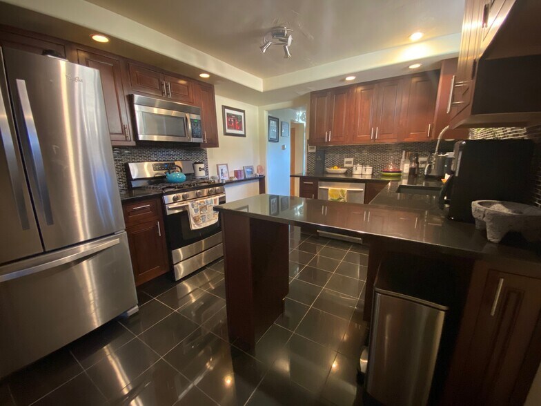 Building Photo - 1660 Winona Ct