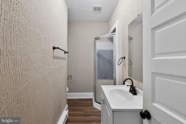 Building Photo - 38 N Scott St