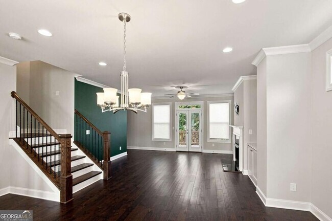 Building Photo - 7850 Laurel Crest Dr