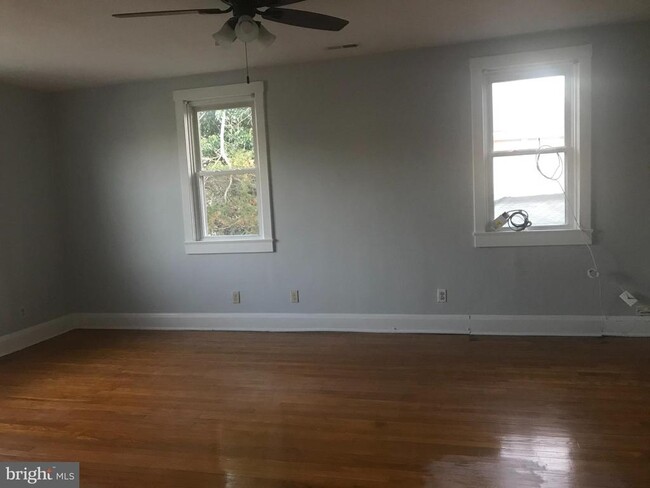 Building Photo - 1026 S Beechfield Ave