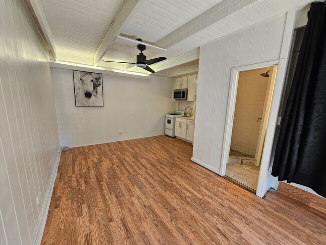 Primary Photo - Walkup Studio in Waikiki
