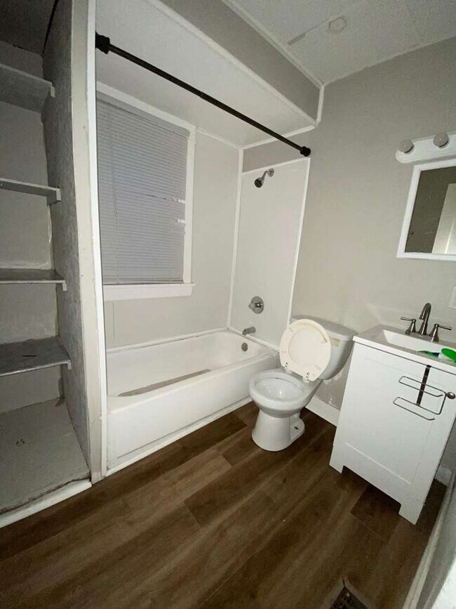 Building Photo - 12502 Forest Ave