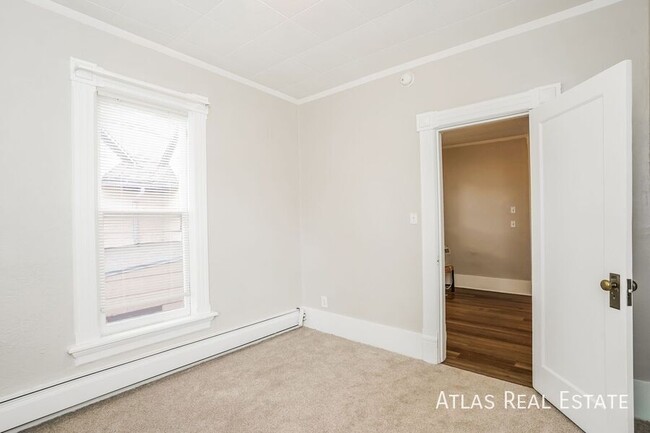 Building Photo - Charming 1 bedroom with a Bonus Room! Bran...