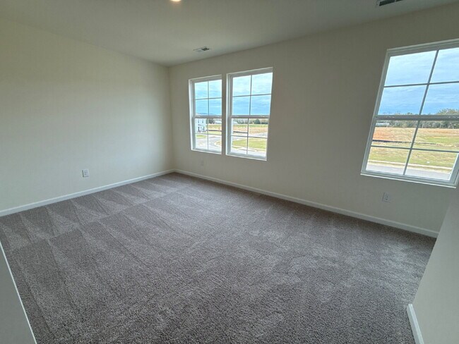 Building Photo - 112 Vulcan St