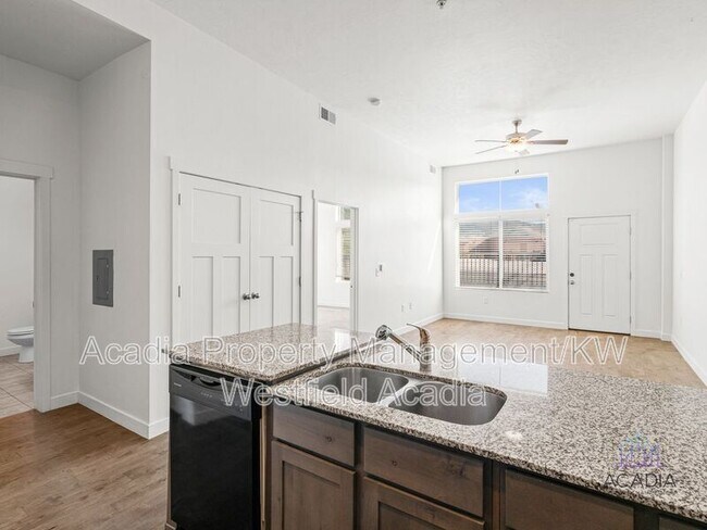 Building Photo - 172 W 1000 S
