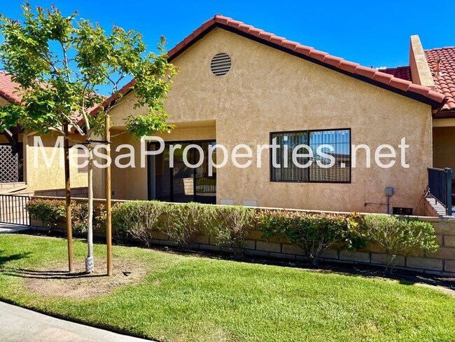 Building Photo - 19182 Elm Dr