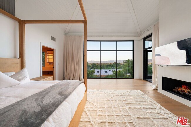Building Photo - 3627 Woodhill Canyon Rd