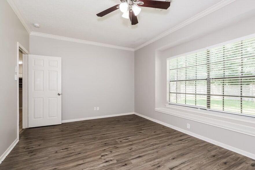 Building Photo - 4535 Echo Falls Dr