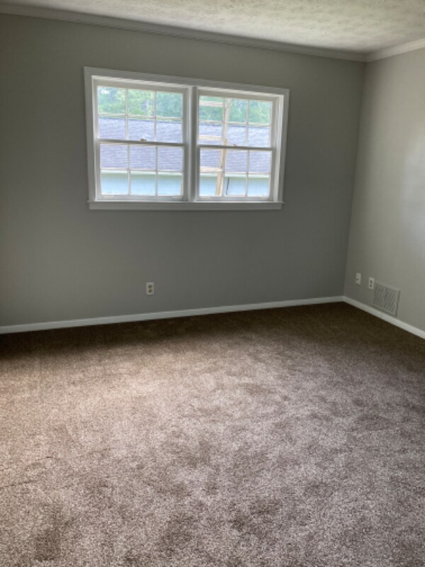 Building Photo - 127 Huff Dr