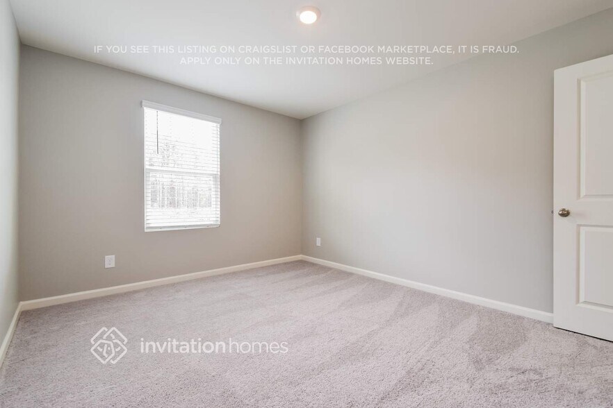 Building Photo - 386 Cottontail Ln
