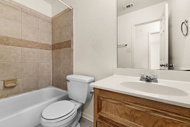 Building Photo - 1405 Chips Dr