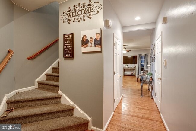 Building Photo - 8 Peppermint Dr