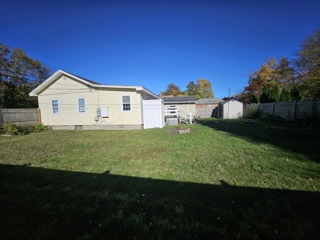 Building Photo - 1037 Ocean St