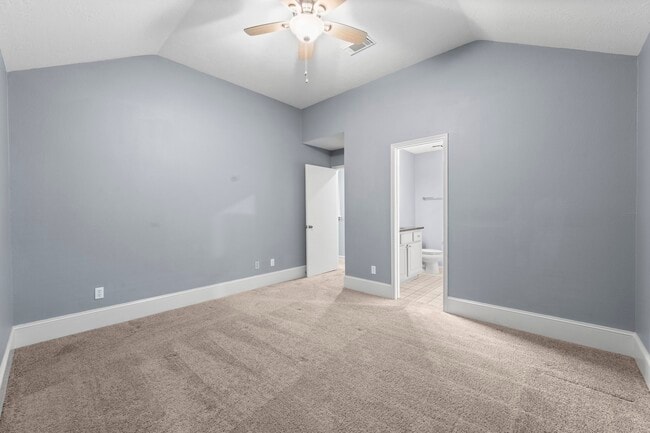 Building Photo - 17 E Willowood Ct