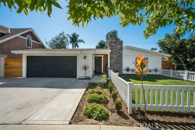 Building Photo - 2273 Columbia Dr
