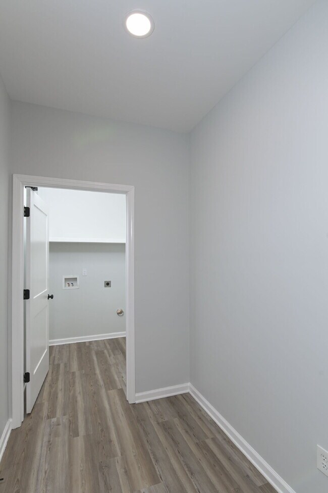 Building Photo - 32 Roberson St