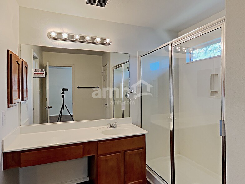 Building Photo - 11039 Arabian Palm