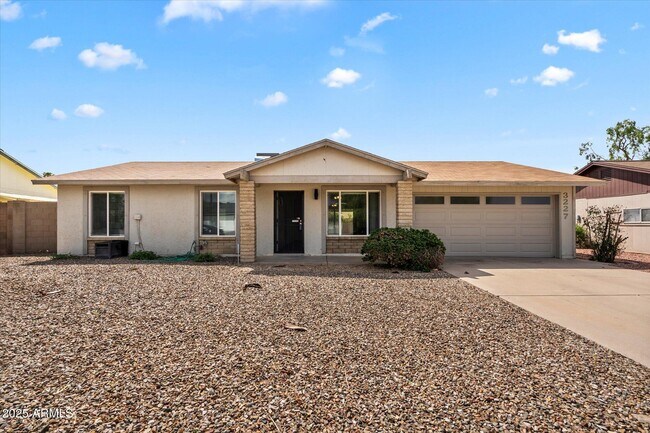 Primary Photo - 3227 E Helena Dr