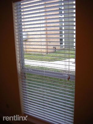 Building Photo - 7600 Creekbend Dr